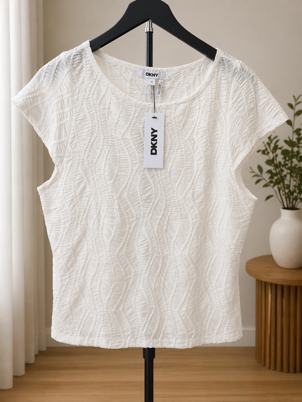 DKNY Textured Cap Sleeve Top Ivory Size Medium NWT